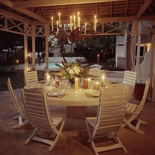 Green Monkey Villa Porters